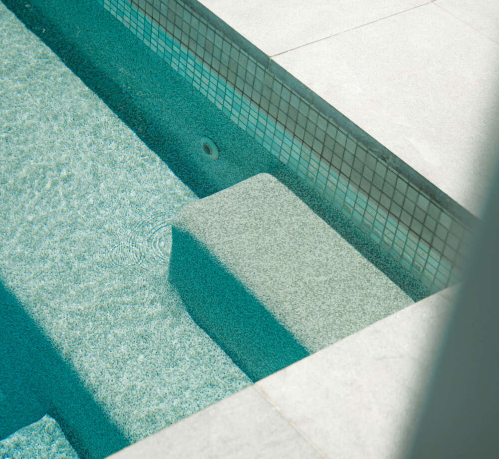 Semi Above Ground Gallary